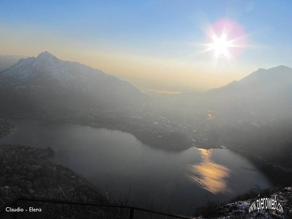 10 Il sole riflette nel lago di Lecco.JPG